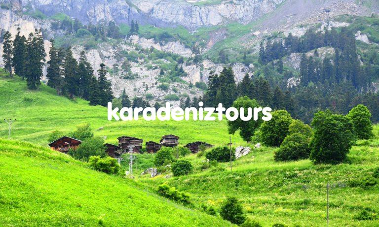 Yeşil Dağ Manzarası ve Köyler, Karadeniz Turları Rize çıkışlı doğa ve macera tatili.
