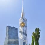 Modern İstanbul kuleleri ve gökdelenleri, şehrin simgelerinden biri, yüksek binalar ile şehir silüeti, turistik yerler ve modern mimari.